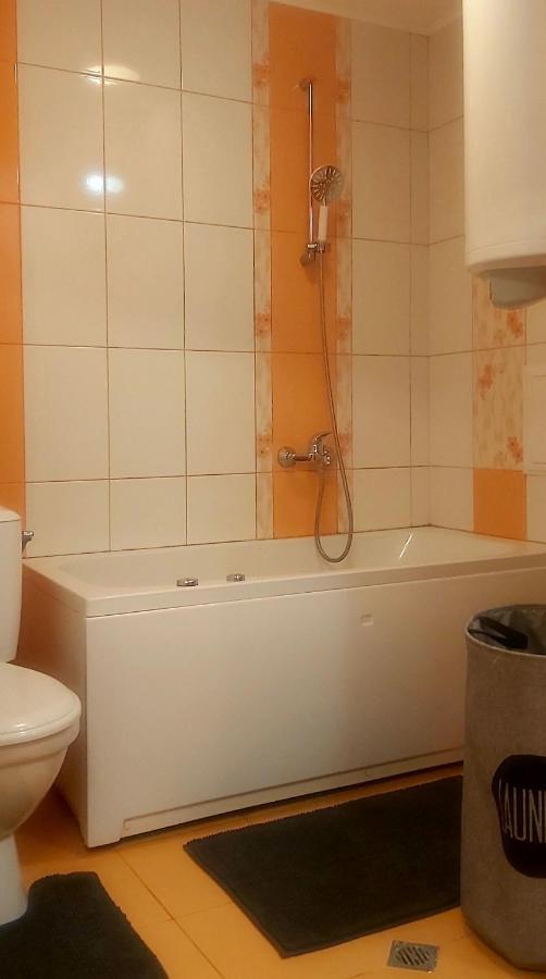 Saint Nicholas Varna Lovely 2 Bedroom Apartment With Sunny Garden ภายนอก รูปภาพ