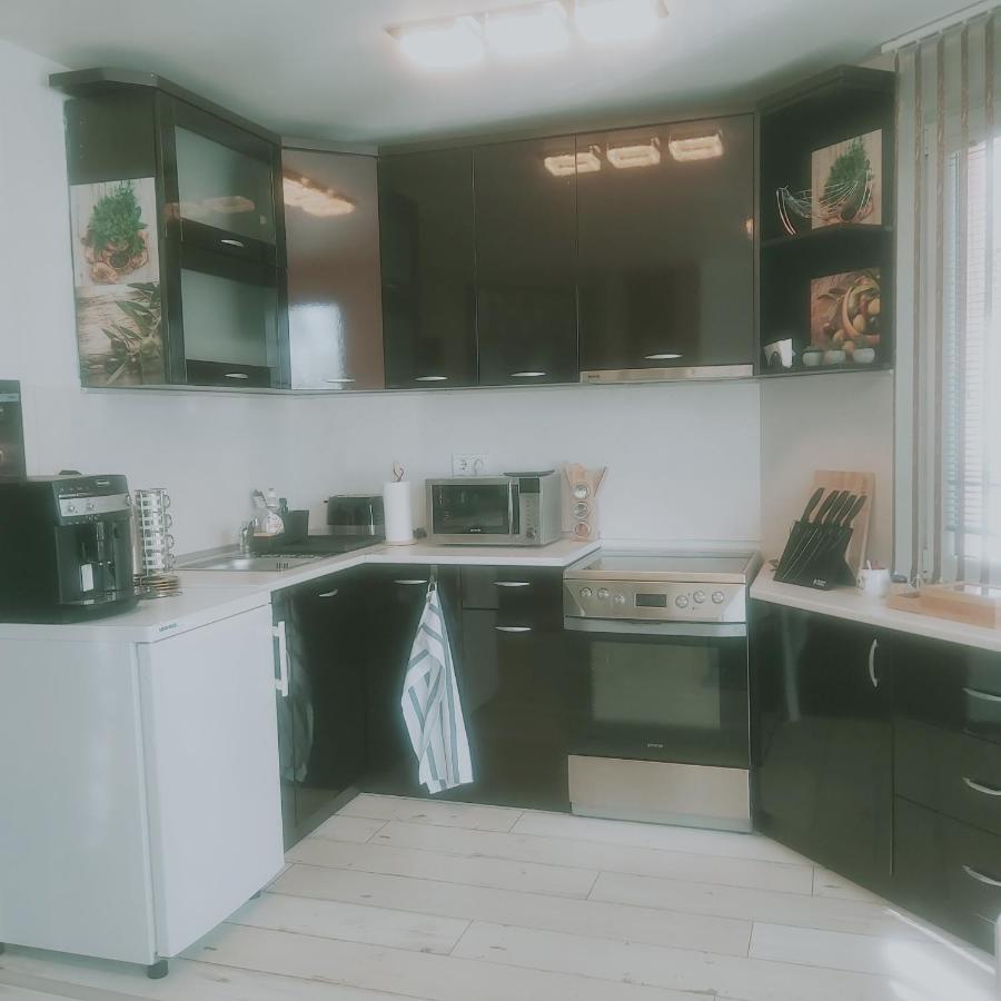 Saint Nicholas Varna Lovely 2 Bedroom Apartment With Sunny Garden ภายนอก รูปภาพ