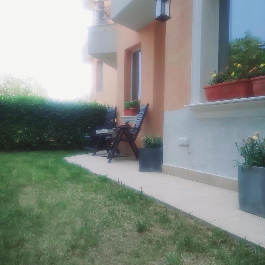 Saint Nicholas Varna Lovely 2 Bedroom Apartment With Sunny Garden ภายนอก รูปภาพ