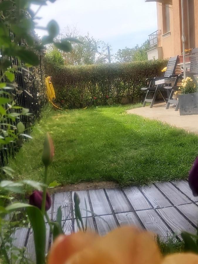 Saint Nicholas Varna Lovely 2 Bedroom Apartment With Sunny Garden ภายนอก รูปภาพ