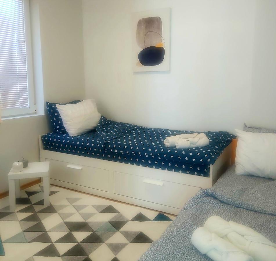 Saint Nicholas Varna Lovely 2 Bedroom Apartment With Sunny Garden ภายนอก รูปภาพ